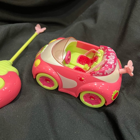 Strawberry Shortcake Toy RC Car 2009 Berry Cruiser - Picture 3 of 7